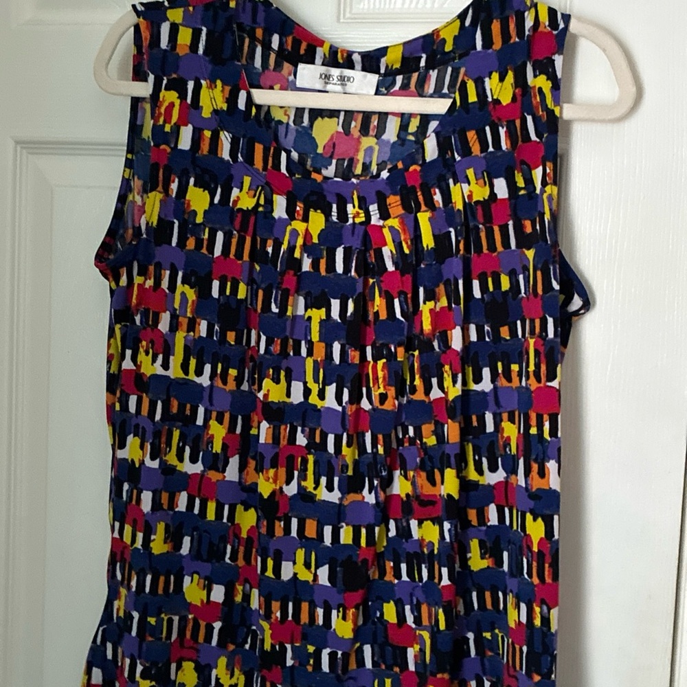 Jones Studio Separates size large Top with pleated front neckline
